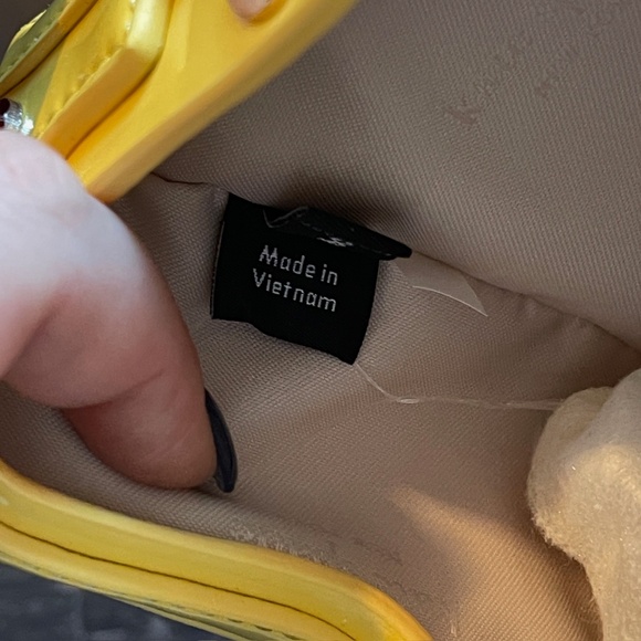 READ like new Kate Spade 3D NYC Taxi Yellow Cab Crossbody Bag KI975 Novelty - Picture 13 of 14